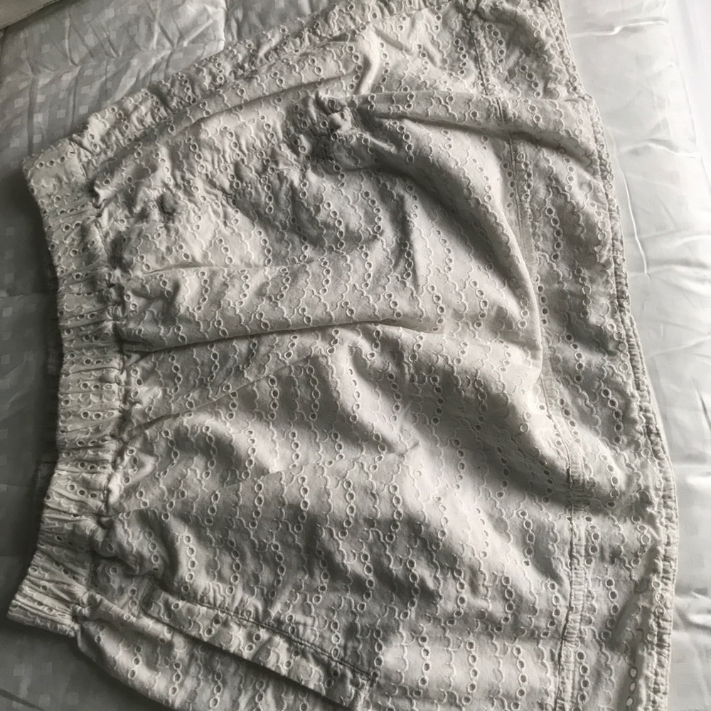 J CREW EYELET SKIRT SIZE XS